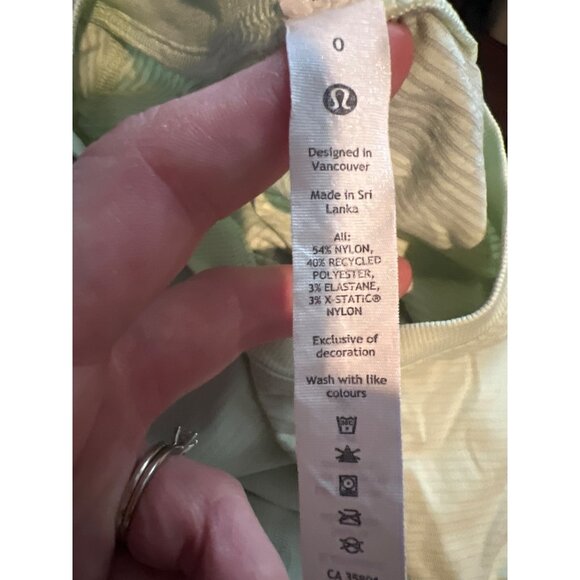 Lululemon Long Sleeve Womens athletic lightweight Top Size 0 - Picture 2 of 8